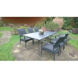 Mooie en degelijke tuinset voor 6 personen.