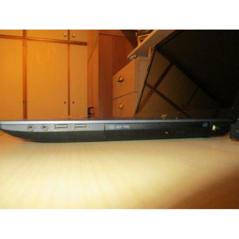 acer aspire 7250 amd E-300 apu with radeon hd graphics