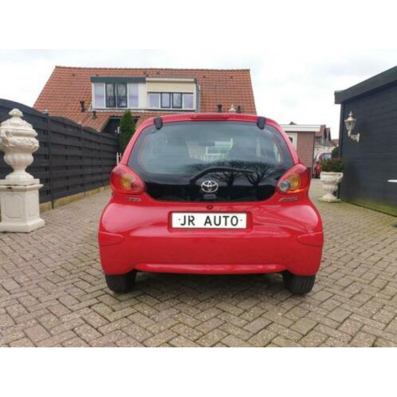 3x Toyota aygo red edition bj 2006 airco 5 deurs km 79744