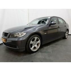 BMW 3-serie 320i Dynamic Executive Airco