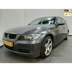 BMW 3-serie 320i Dynamic Executive Airco