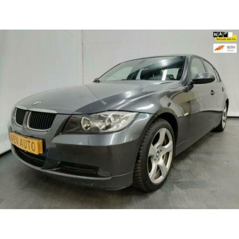 BMW 3-serie 320i Dynamic Executive Airco