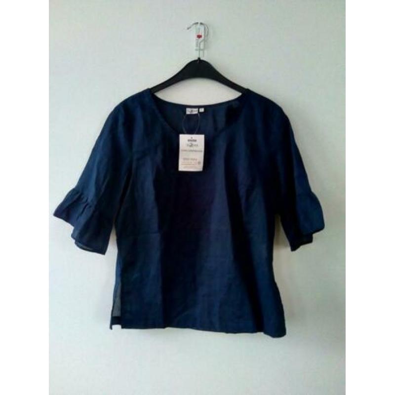 Shirtje. Blauw. Maat S. Nieuw! Met prijskaartje
