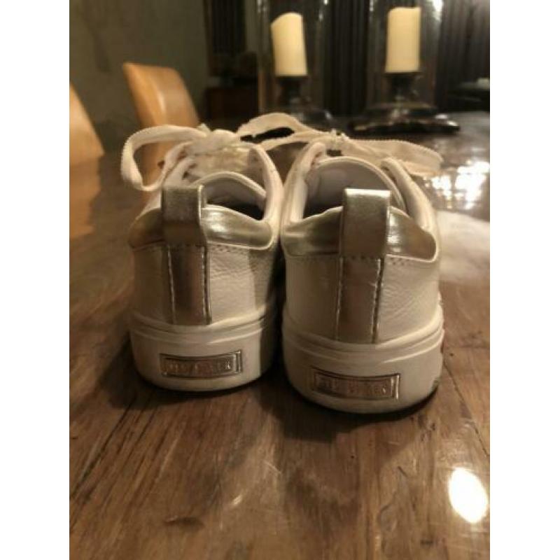 Ted baker sneakers.