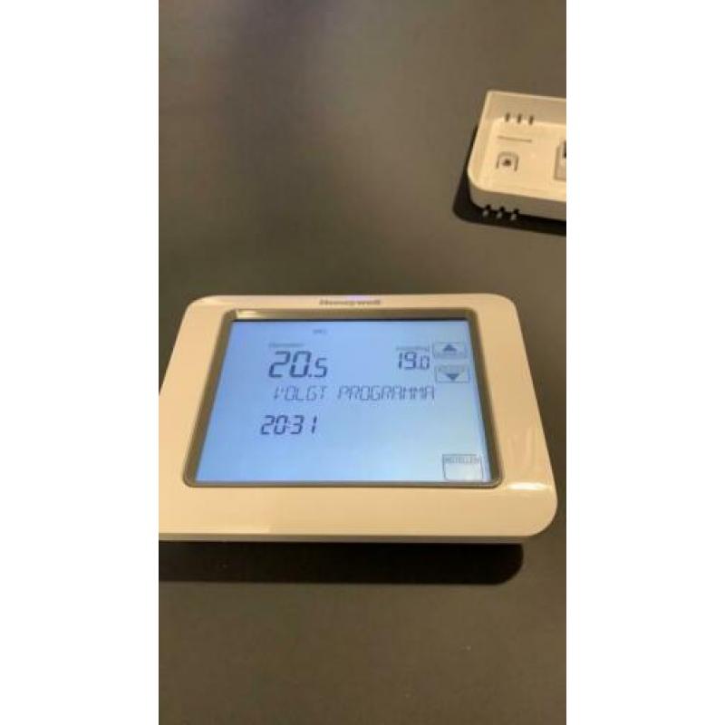 Honeywell chronotherm touch aan/uit [6 mnd oud]