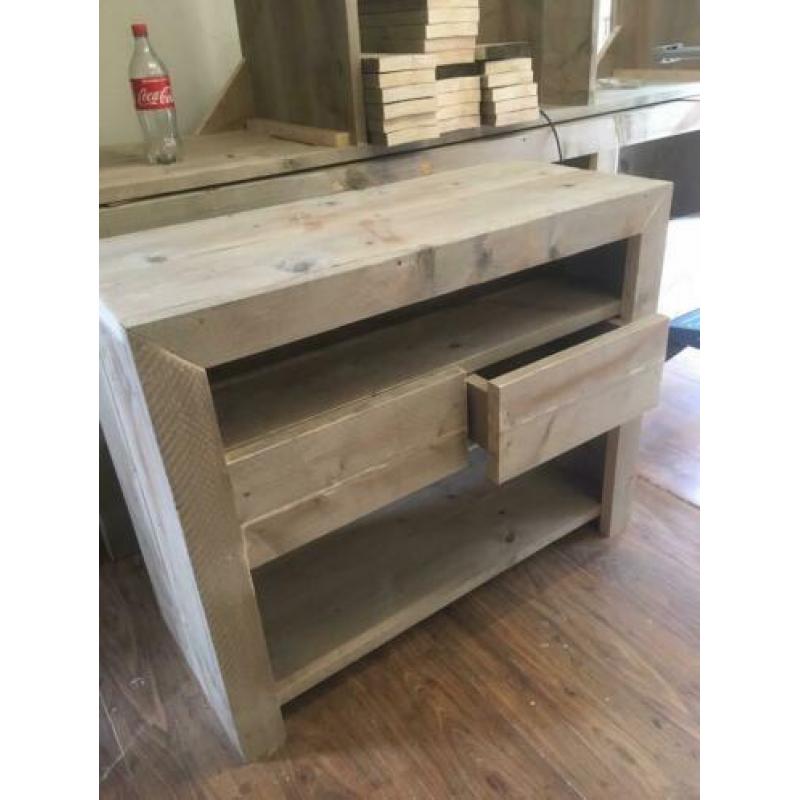 Badmeubel van verouderd steigerhout