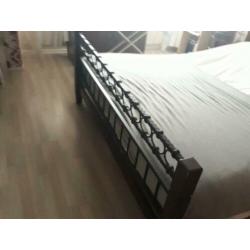 Te koop 2-persoonsbed 180 x 200