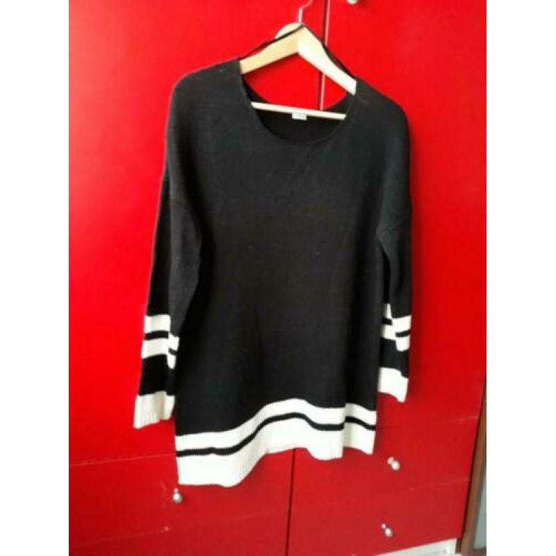 Hele Mooie en Leuke Trui / Sweater, maat M