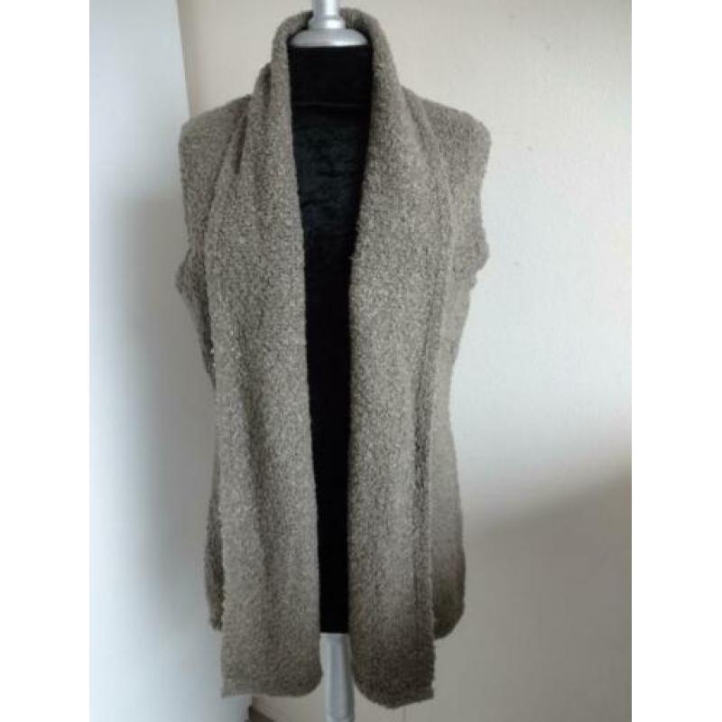 38/MANGUUN Mouwloos vest taupe kleur