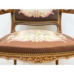 Fautieul van mahonie met borduursels 76714