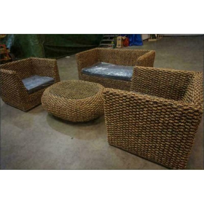 Loungeset van waterhyacinth, hand gemaakt