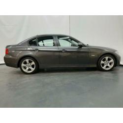 BMW 3-serie 320i Dynamic Executive Airco
