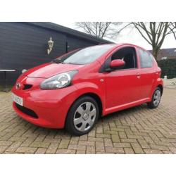 3x Toyota aygo red edition bj 2006 airco 5 deurs km 79744