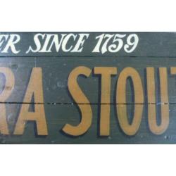 Heel groot (152 cm) handgeschilderd pubbord van Guinness