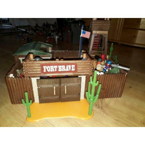 Playmobiel cowboy indianen fort met veel extra's