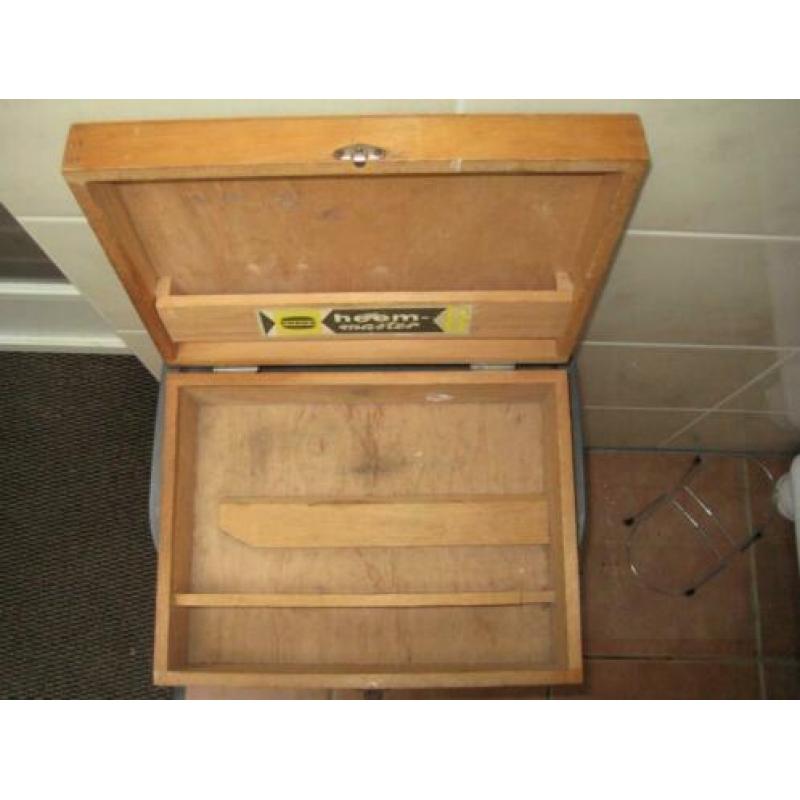 Oud houten kistje van Erres Heem-Master boormachine