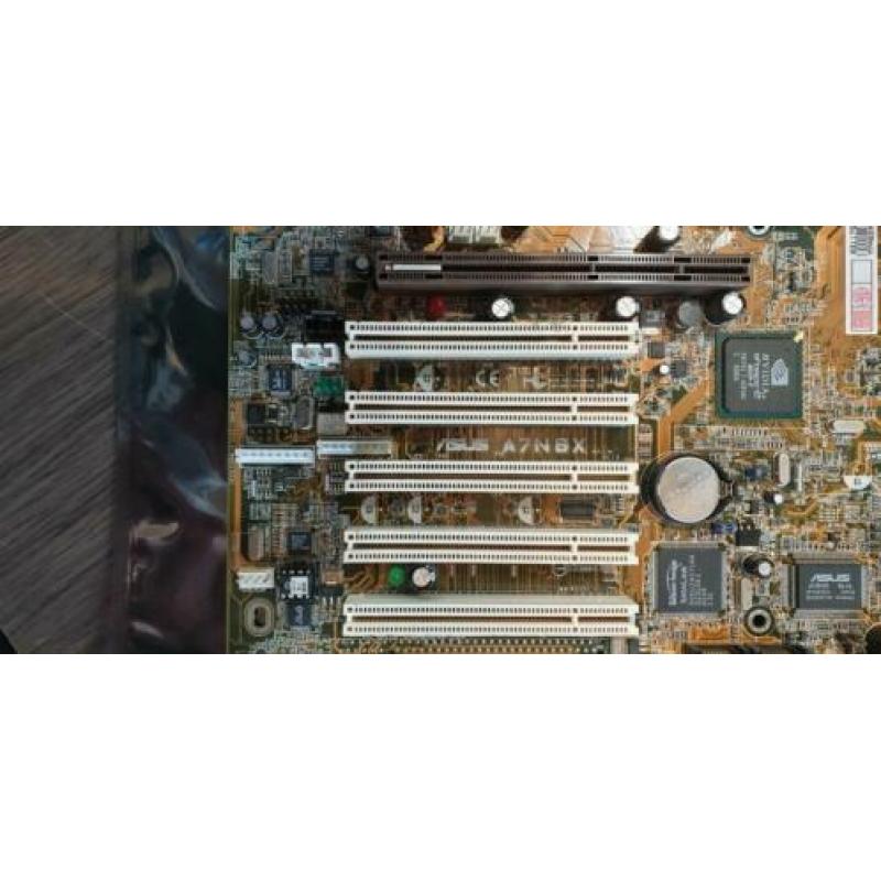 ASUS A7N8X Socket 462 moederbord