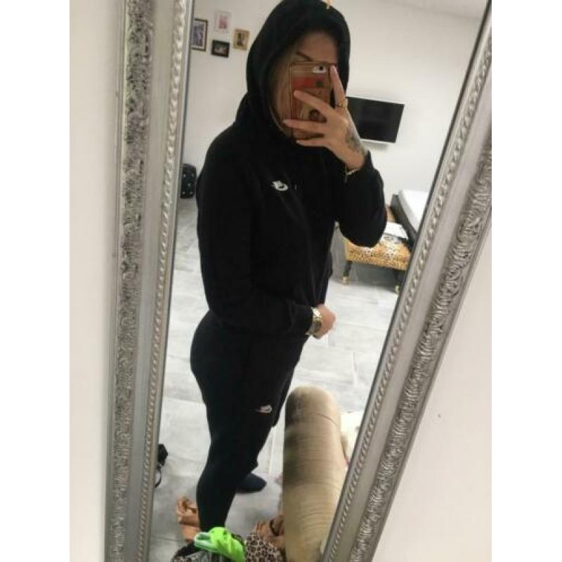 Zwart nike trainingspak joggingpak S