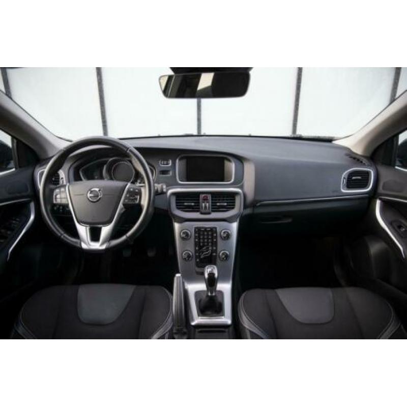 Volvo V40 2.0 T2 Momentum Trekhaak