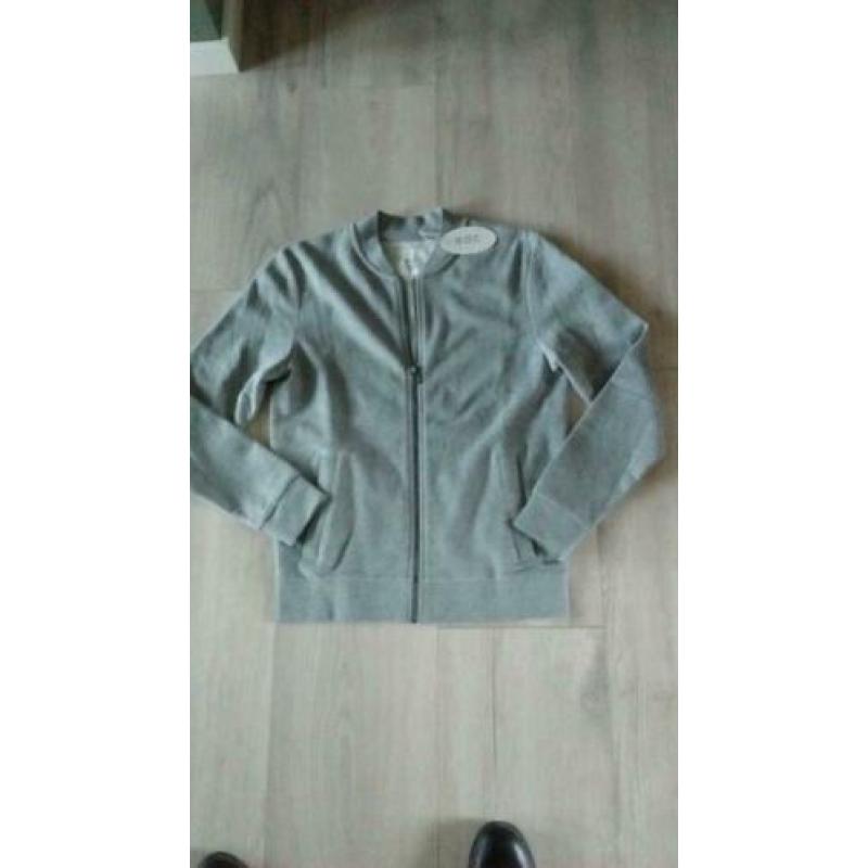 Esprit heren vest grijs. Mt. S. NIEUW!