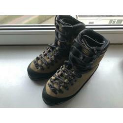 La Sportiva Stijgijzervaste Bergschoenen Maat 39 ZGAN