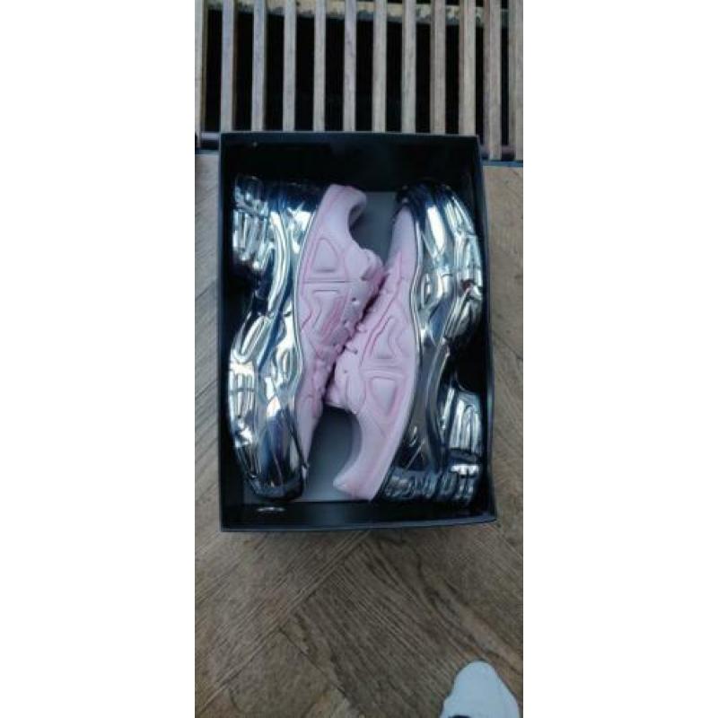 Raf Simons Ozweego Pink Metallic