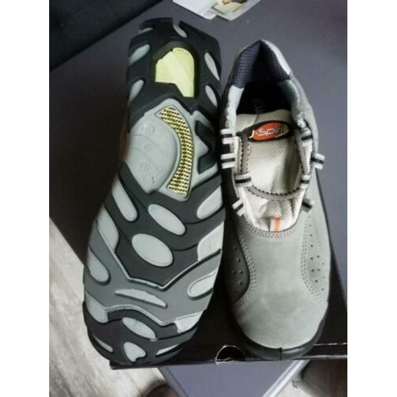 Nieuwe veiligheidsschoenen maat 46