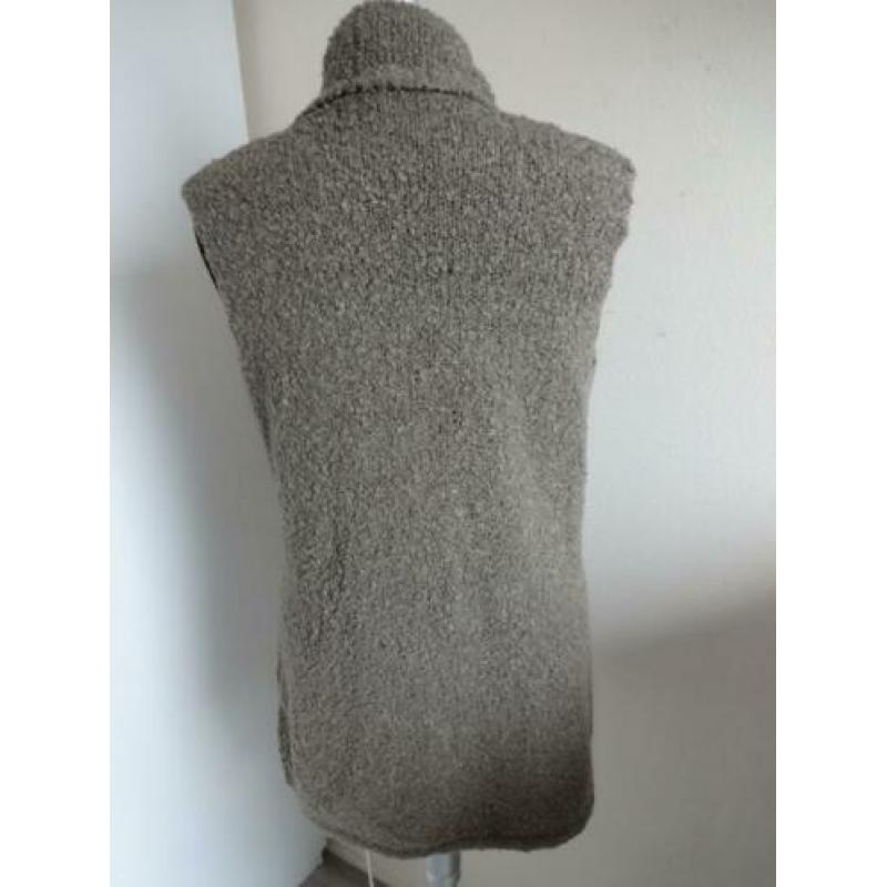 38/MANGUUN Mouwloos vest taupe kleur