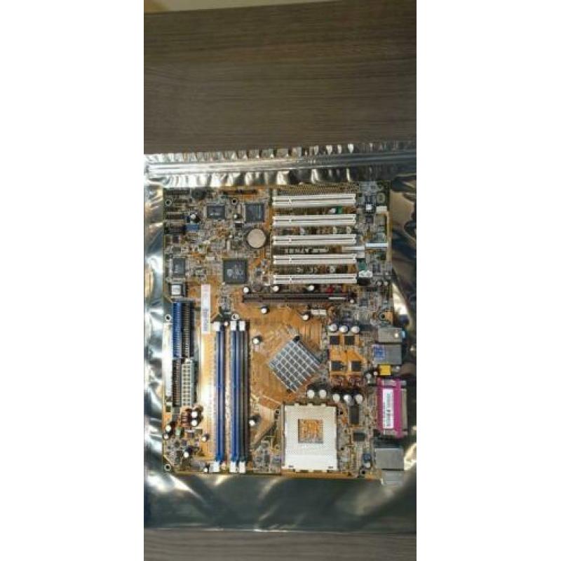 ASUS A7N8X Socket 462 moederbord