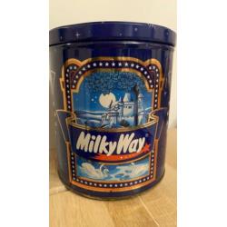 Groot Milky Way rond chocola blikje
