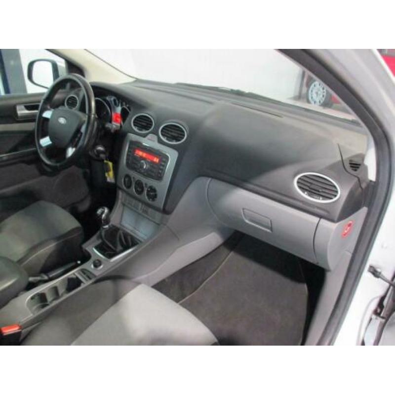 Ford Focus Wagon 1.6 stationwagon Comfort met airco, cpv & e