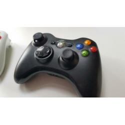 Perfect werkende Xbox 360 incl. 5 games en 4 controllers!