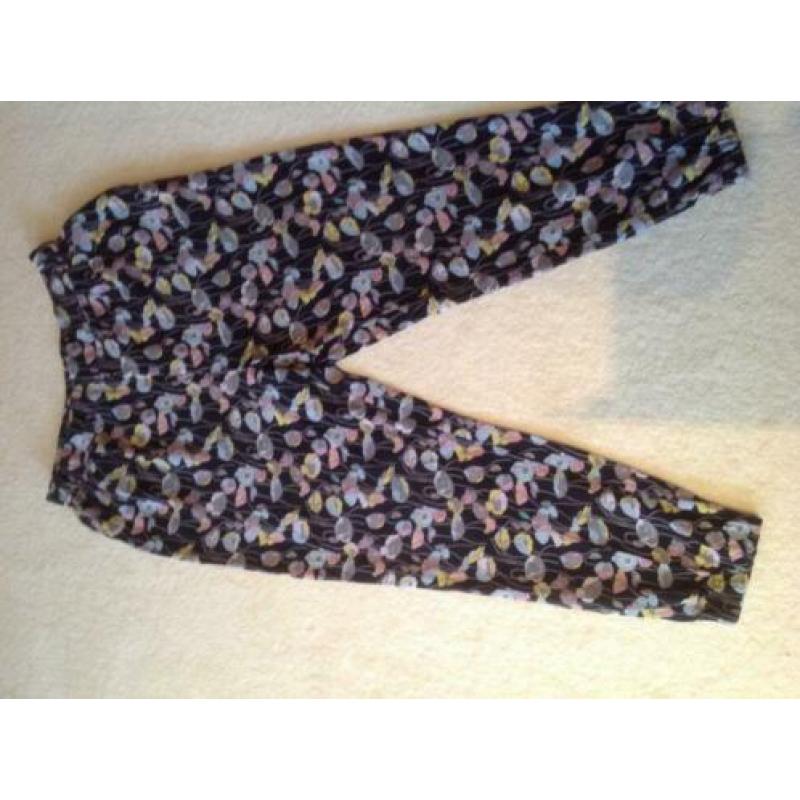 Leuke gave mooie broek van Iceberg, maat 38. Zomer