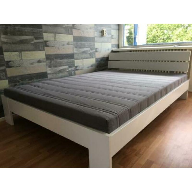 NIEUW! Twijfelaar 140 x 200cm Incl. MATRAS + Lattenbodem