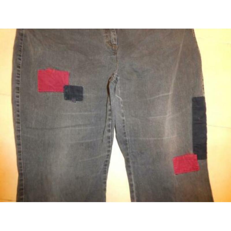 Ulla Popken grijze spijkerbroek patchwork rood en blauw 54