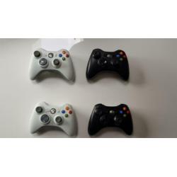 Perfect werkende Xbox 360 incl. 5 games en 4 controllers!