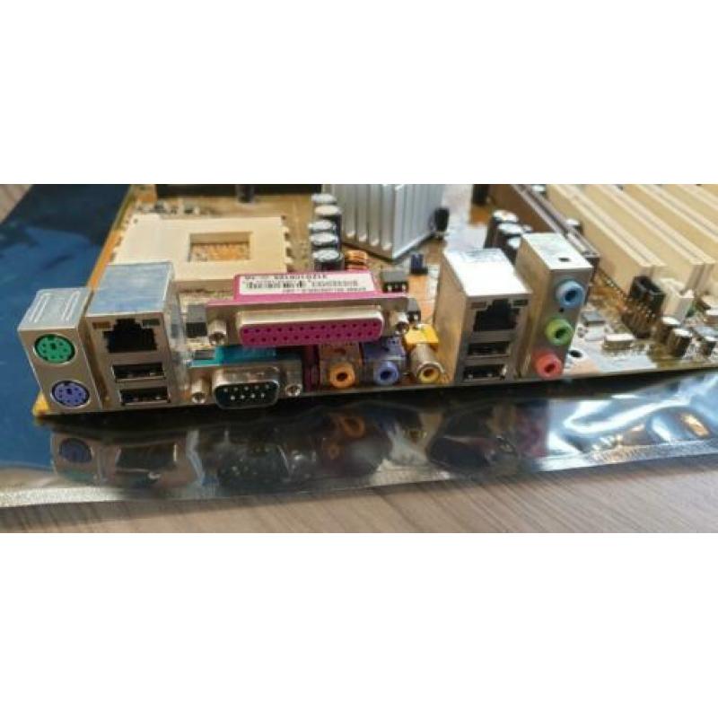 ASUS A7N8X Socket 462 moederbord