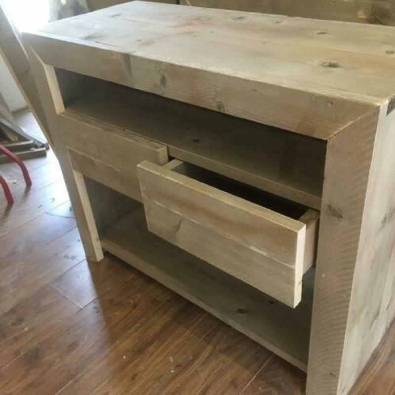 Badmeubel van verouderd steigerhout
