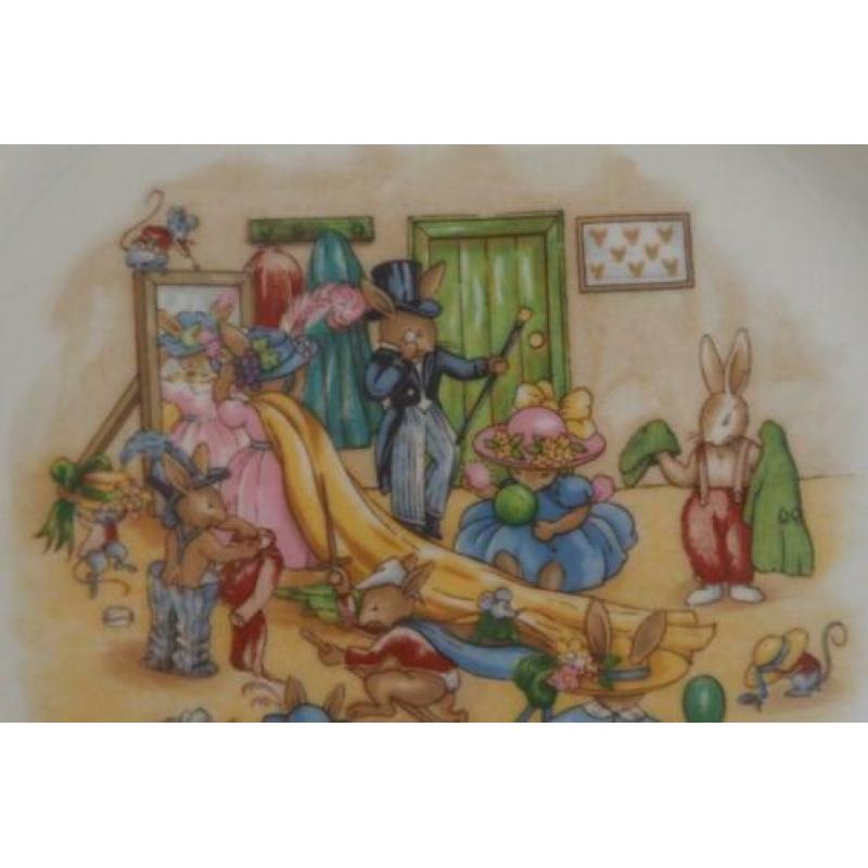 Mooi groot diner bord van Royal Doulton/ Bunnykins.