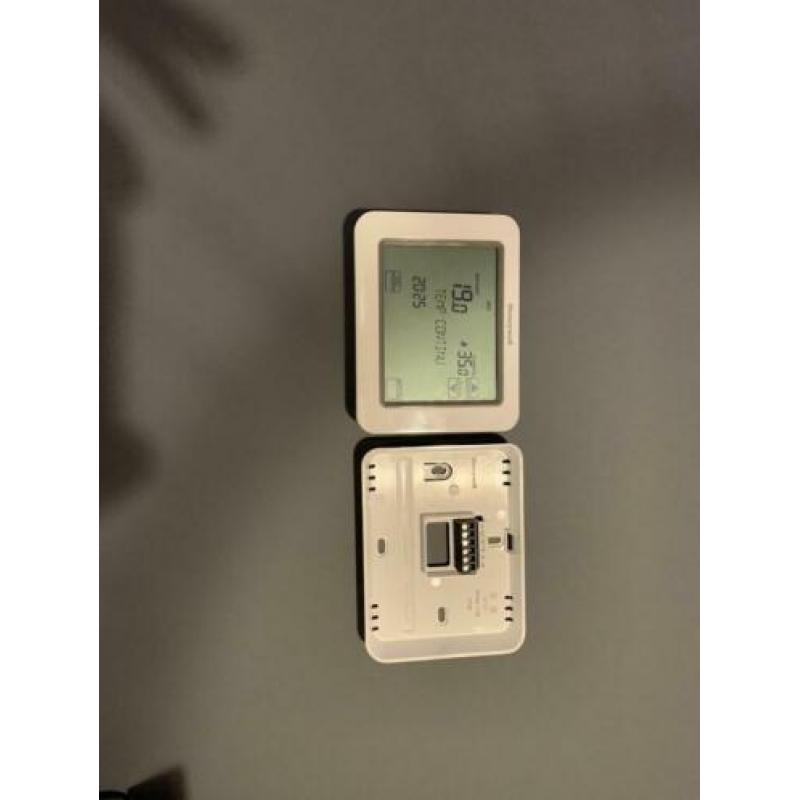 Honeywell chronotherm touch aan/uit [6 mnd oud]