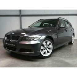 BMW 3 Serie Touring 325i Business Line Navi Leder Trekhaak