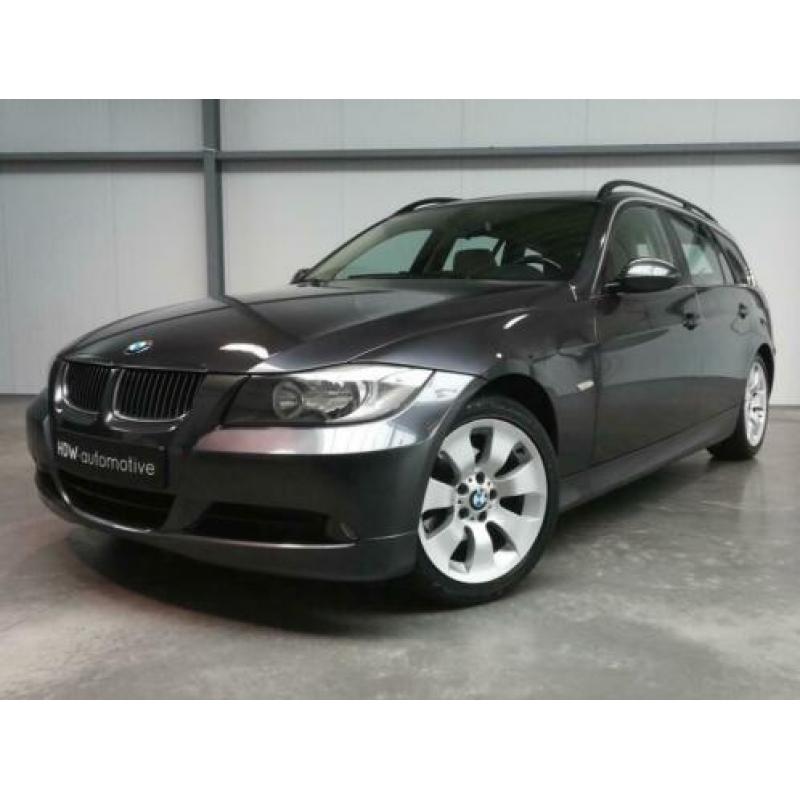 BMW 3 Serie Touring 325i Business Line Navi Leder Trekhaak