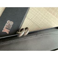 NIEUW: zilveren oorbellen van SILK, look BTB