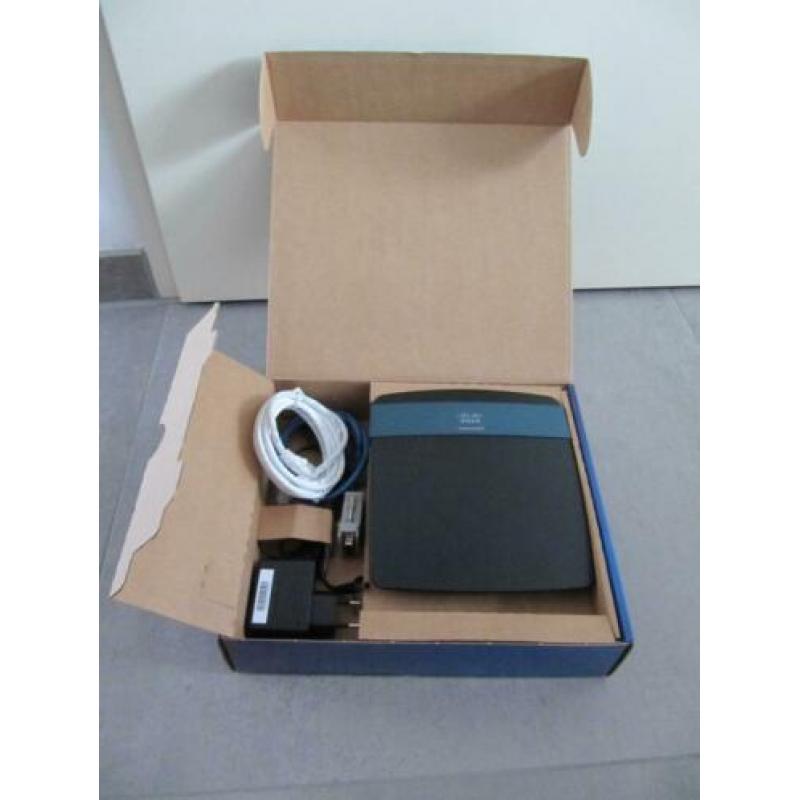Router Linksys EA2700 Dual-Band N600