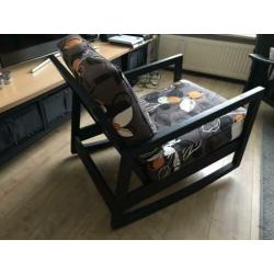 2 Ikea fauteuils, kunnen schommelen. Zwart geschilderd