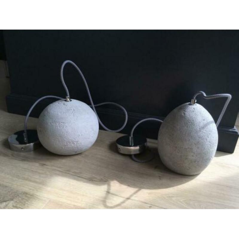 Twee nieuwe hanglampen