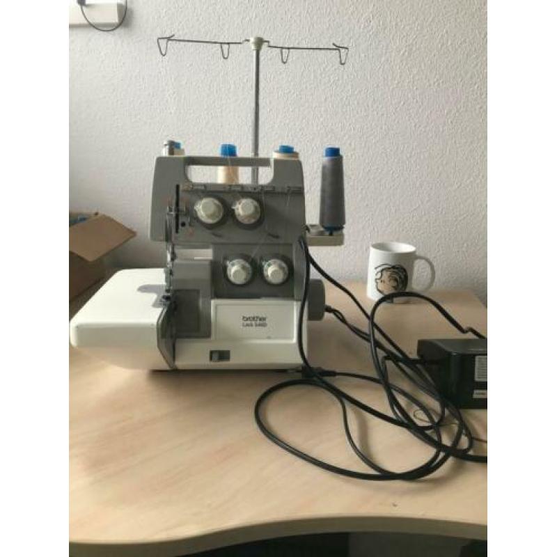 Brother lockmachine 546D plus garen