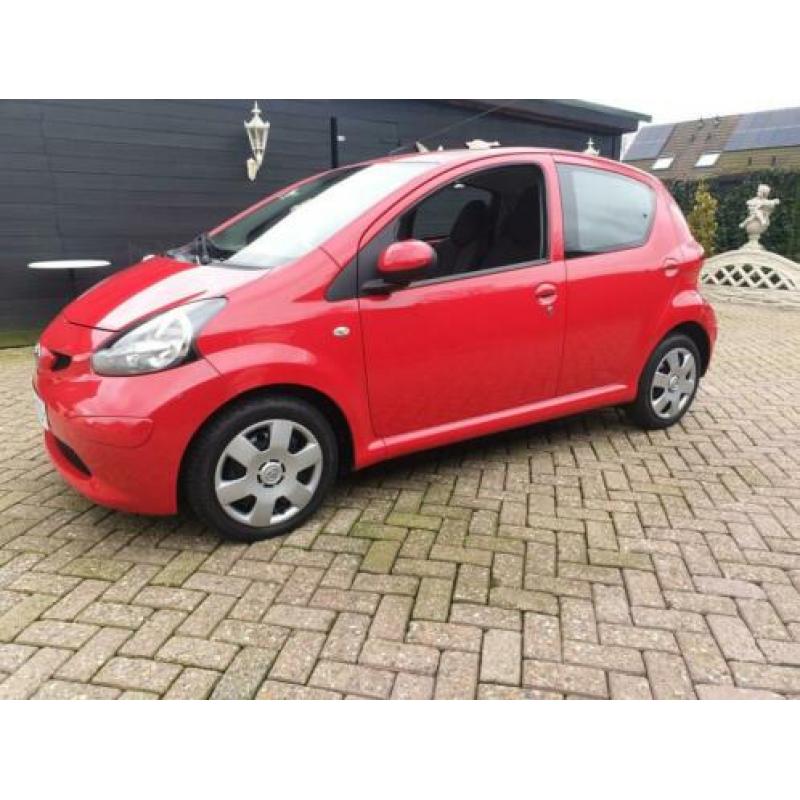 3x Toyota aygo red edition bj 2006 airco 5 deurs km 79744