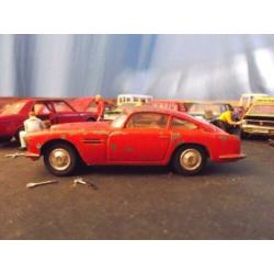 1/43 Aston Martin DB4 - Corgi Toys 218 rood