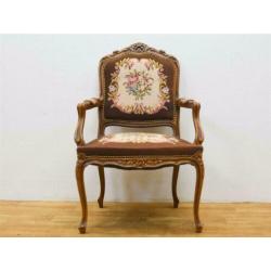 Fautieul van mahonie met borduursels 76714